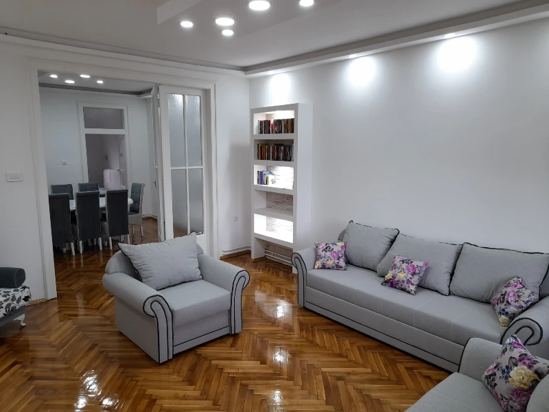 Dragan Jovanović je podelio fotku svoje prostorije nakon što je SB Parket odradio pod.