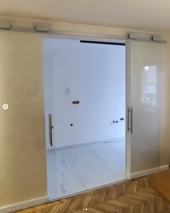 dupla klizna vrata otvorena