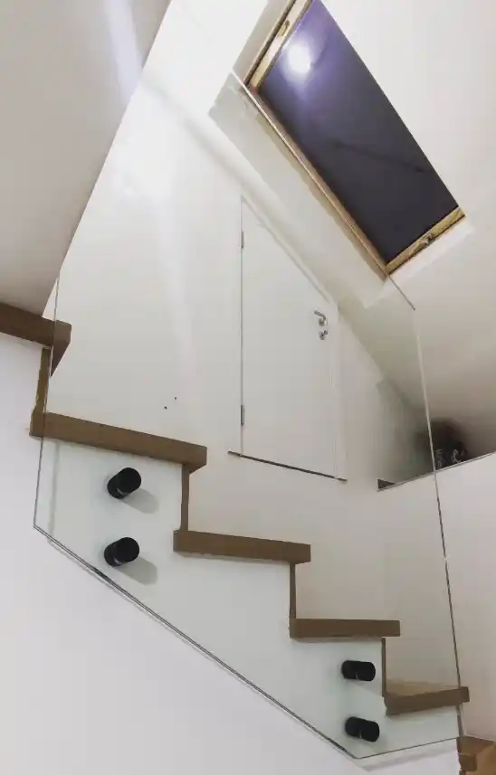 ograda od stakla Adice