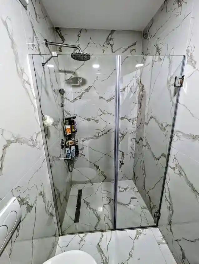 tuš kabina sa providnim staklom Novi Sad